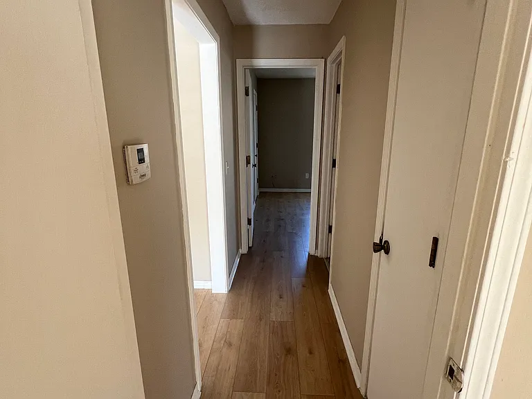 910 S Edgebrook St — Photo 4