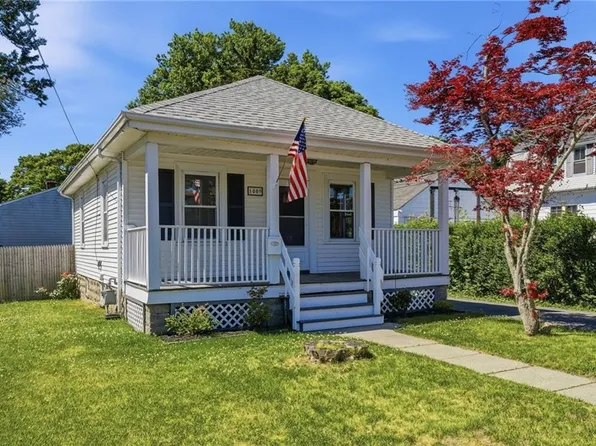 1009 Willett Ave E, Riverside, RI 02915