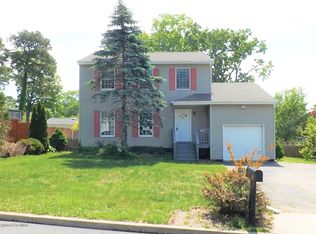 243 Tackle Ave, Manahawkin, NJ 08050