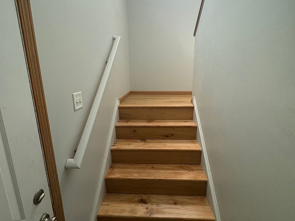 Bottom Steps