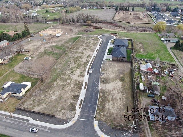 2nd image of 2326 Fern Ave