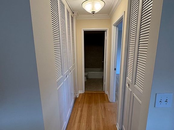 5th image of 205 W Miner St #409