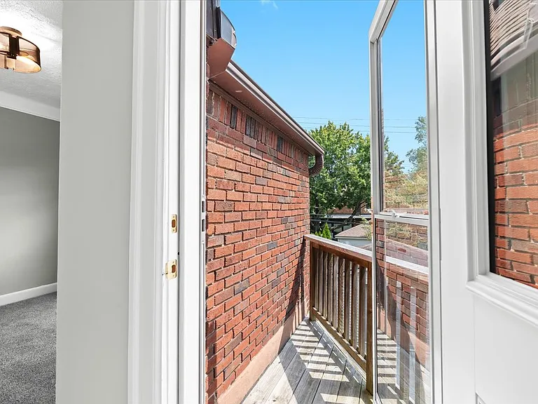 312 McKinley Ave #WHOLE HOUSE — Photo 23