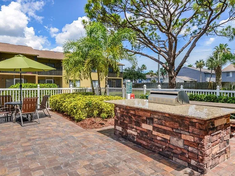 Bay Club Apartment Homes — Photo 18