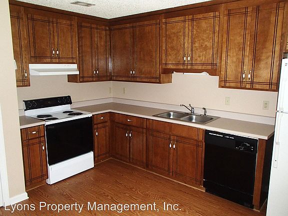 4th image of 2128 Houston Ave APT B