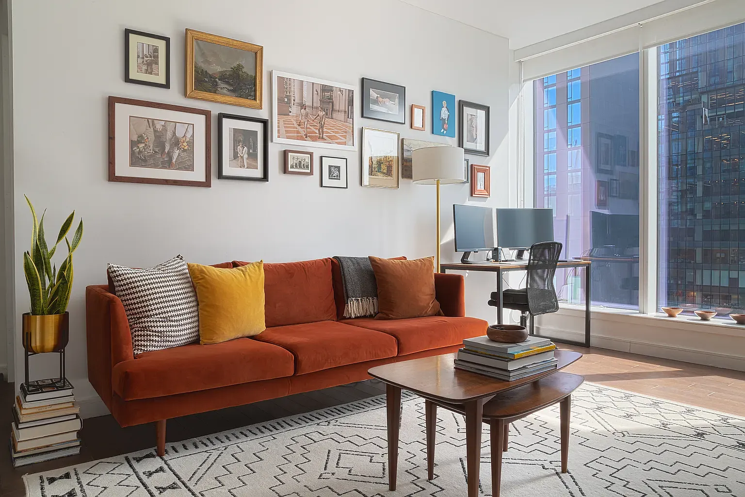 515 West 36th Street — Photo 2