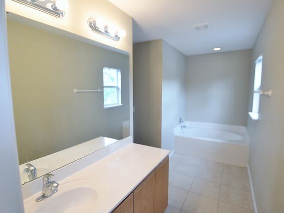 5th image of 114 Zachary Wade St