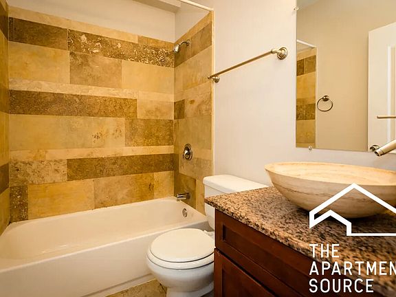 4th image of 2046 W Touhy Ave APT 3