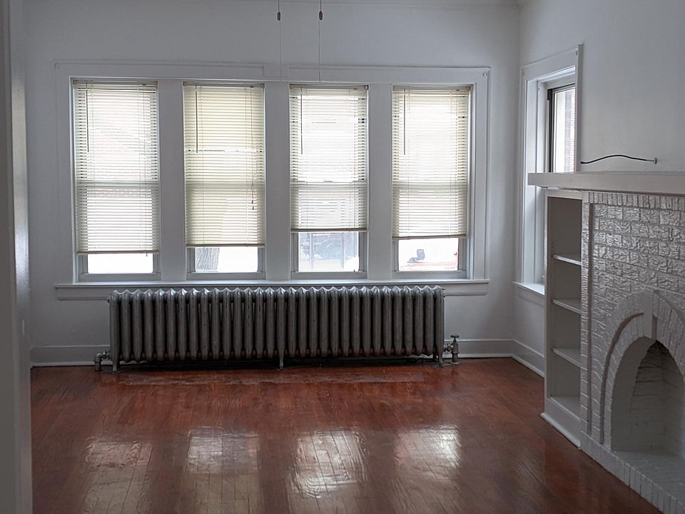 2nd image of 3139 W Leland Ave #1