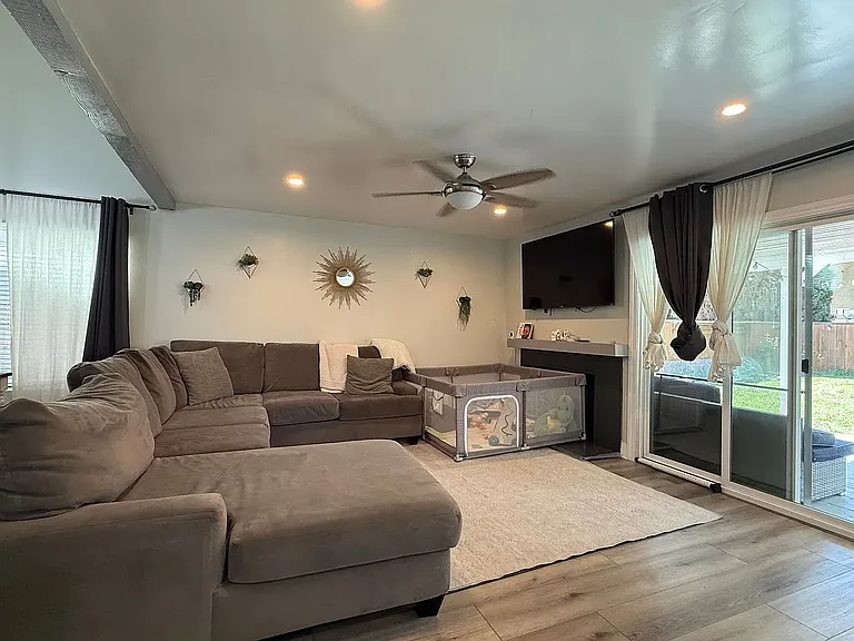 2368 Fulham Way — Photo 4