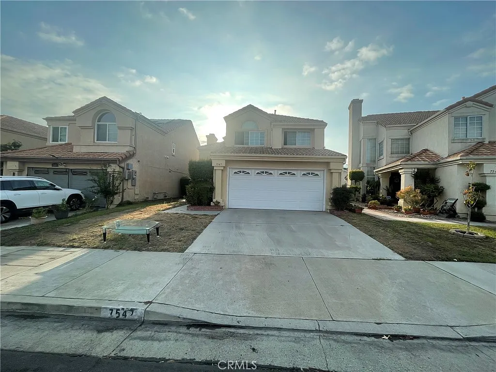 4 bed, 1987 sqft, $4,250 — Photo 1