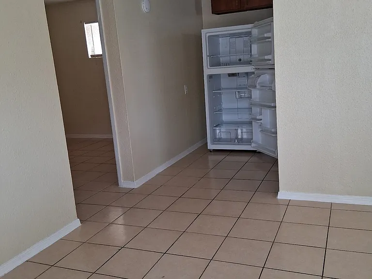4020 Flory Ave #4 — Photo 3
