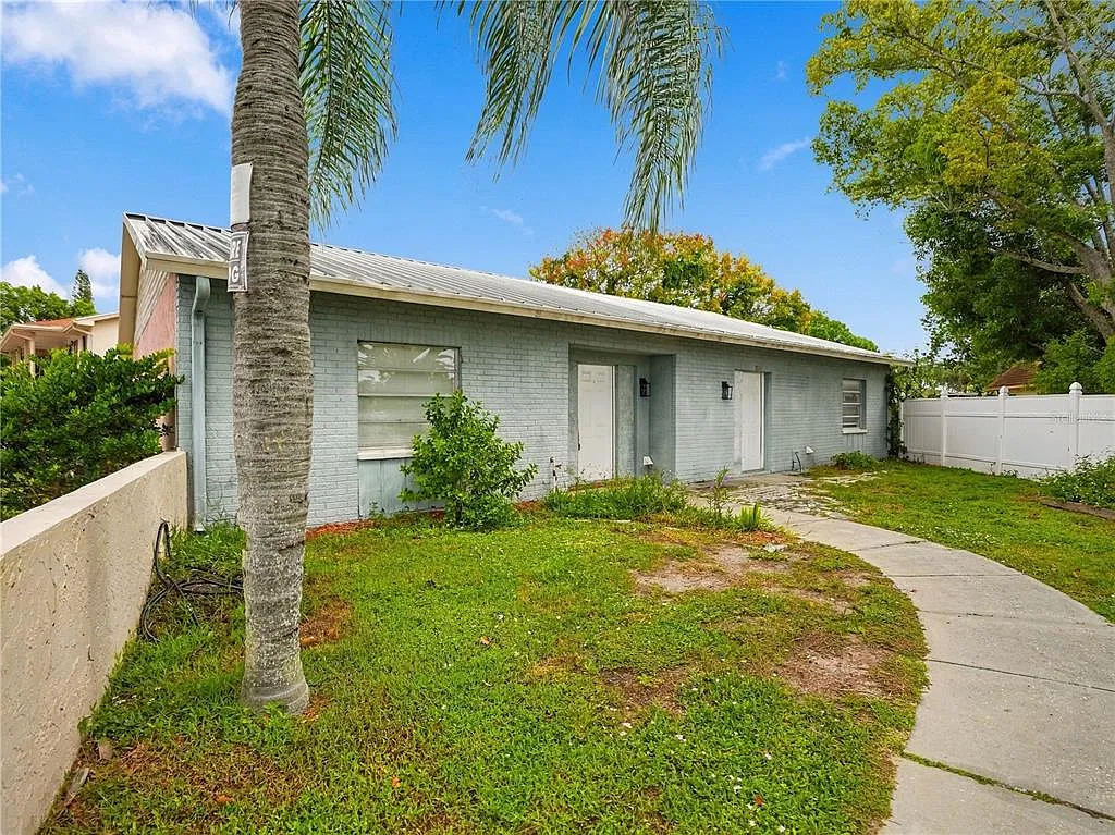 2 bed, 2.0 bath, 1072 sqft, $1,495 — Photo 3
