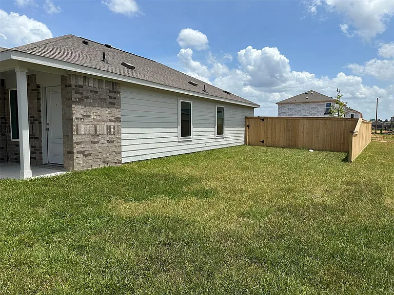 15131 Willowater Dr — Photo 26