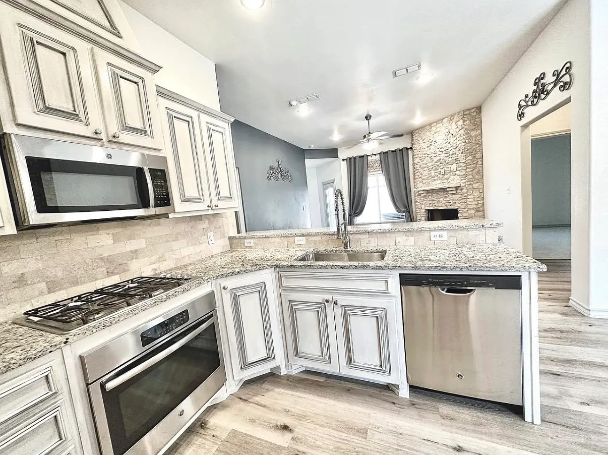 10407 Homestead Ave — Photo 4