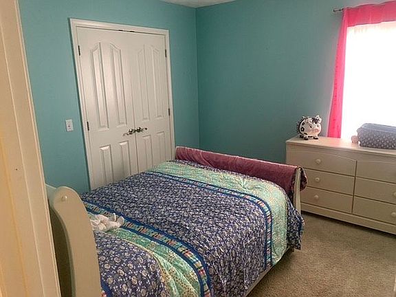 3rd image of 101 Ashwood Ln