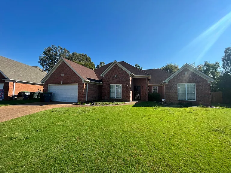 9150 Hervay Cv — Photo 2
