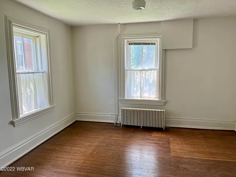 336 Hastings St — Photo 11