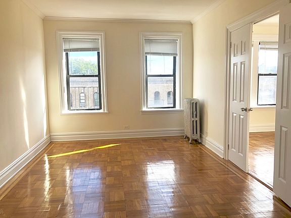 4th image of 3820 Waldo Ave #3K