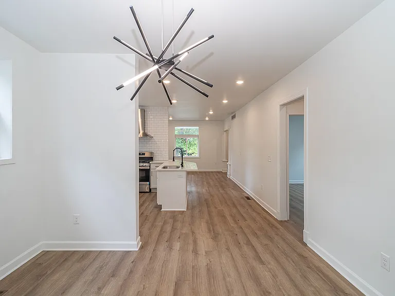 2328 Saint James Ave #1 — Photo 4