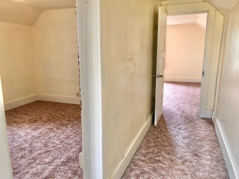 208 S Whites Ave — Photo 17