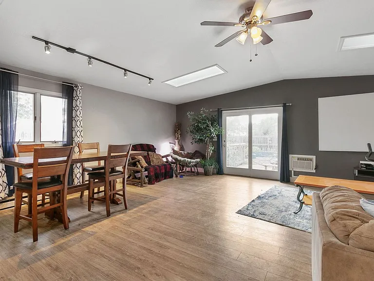 813 Table Mountain Ct — Photo 7