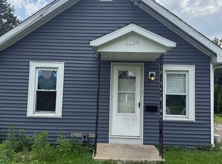 1134 White Ave, Aurora, IL 60506