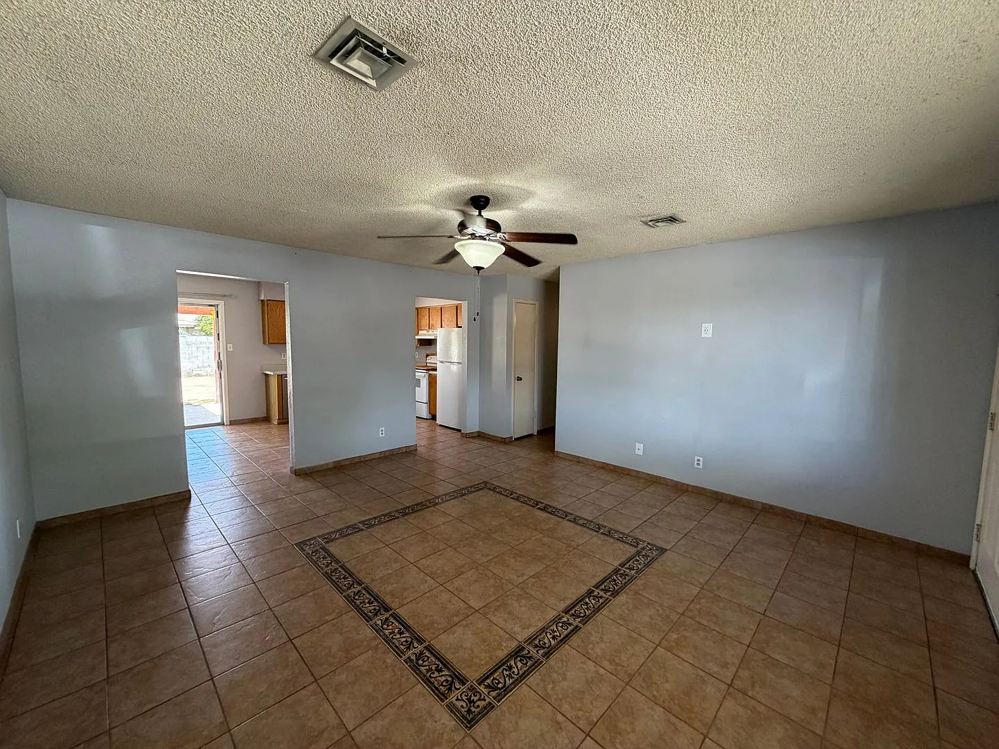 3 Bed 2 Bath Home In Town! — Photo 2