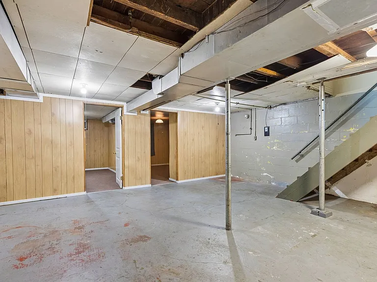 405 William St — Photo 18