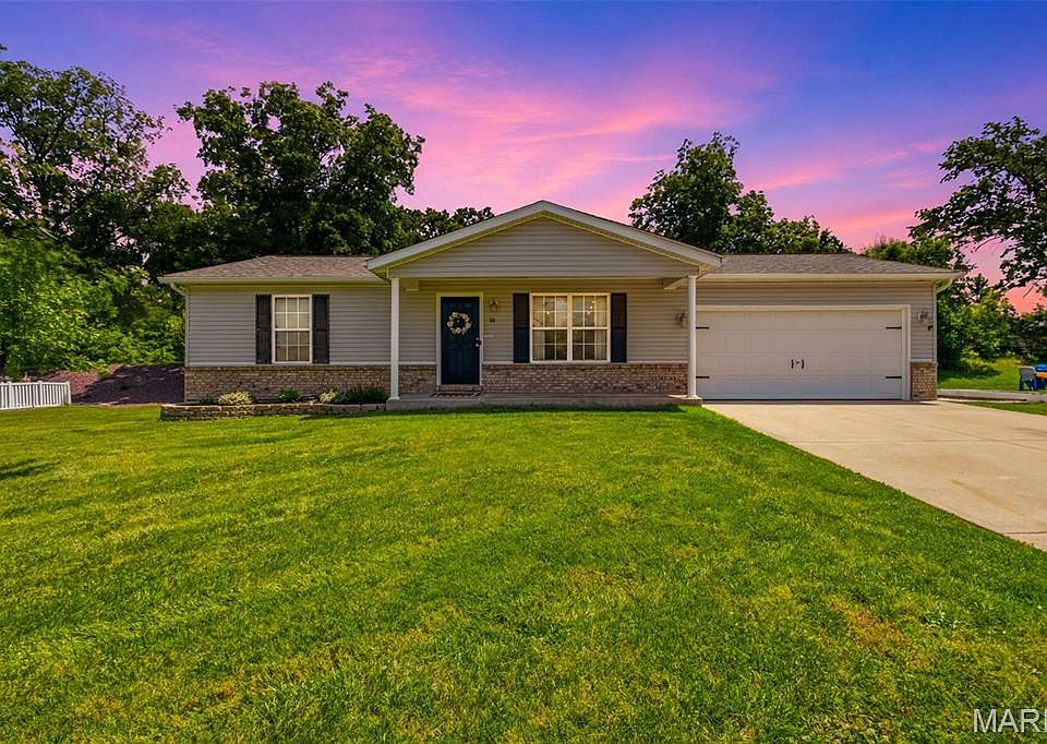 1st image of 34 Parkway Dr