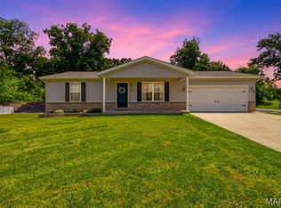 34 Parkway Dr, Troy, MO 63379