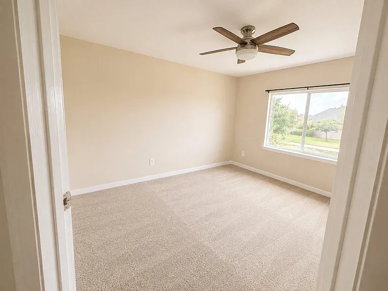 18639 Bristol Point Ln — Photo 35