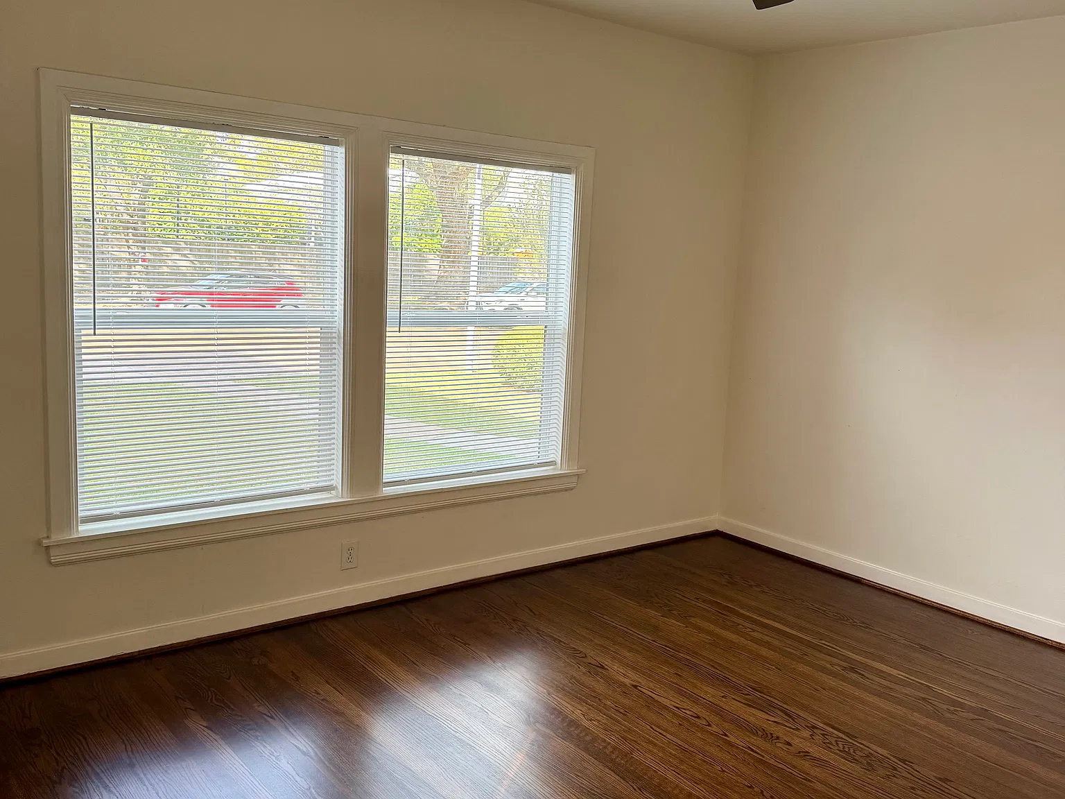2 bed, 1100 sqft, $1,995 — Photo 2