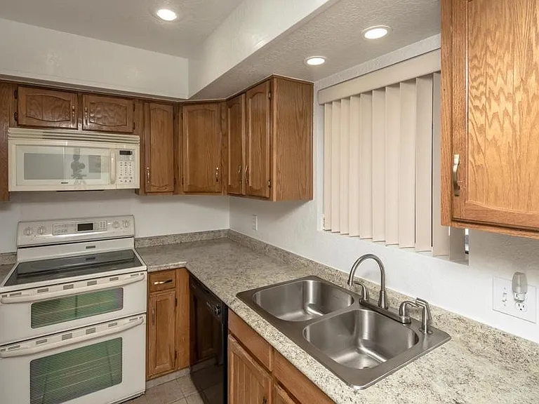 355C N Lake Havasu Ave — Photo 6