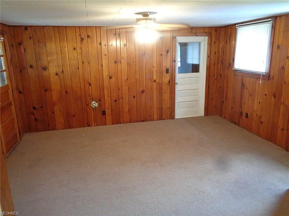 5th image of 715 Jordan Dr NW