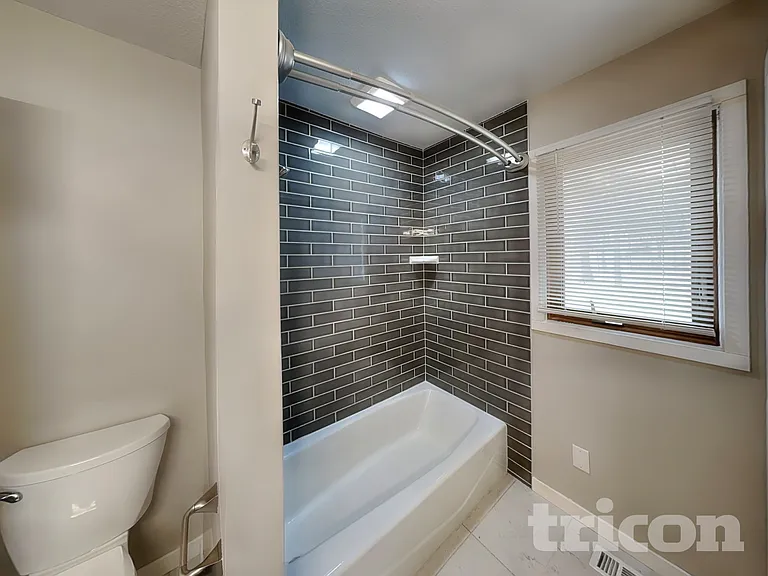 14150 Rolling Oaks Cir NE — Photo 12