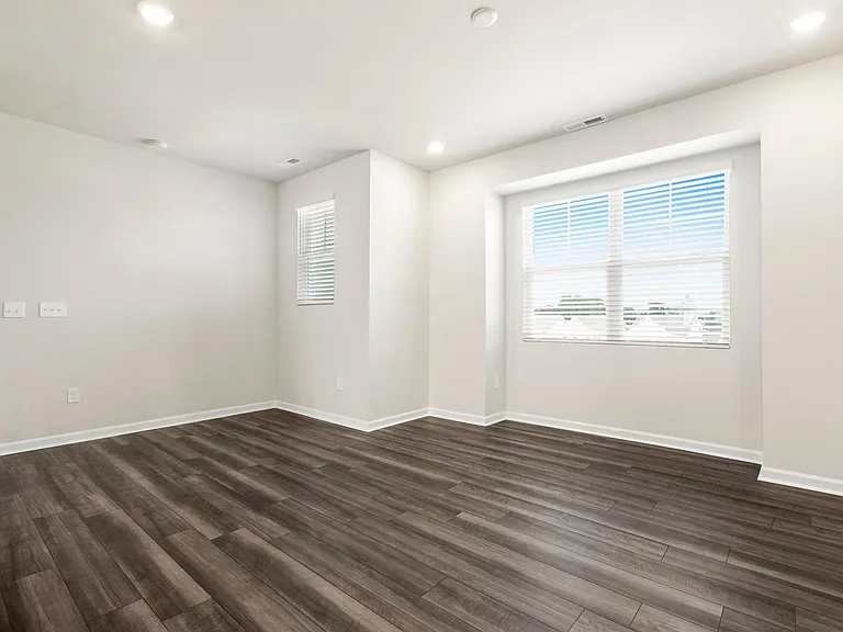 146 Zealand Ct — Photo 22