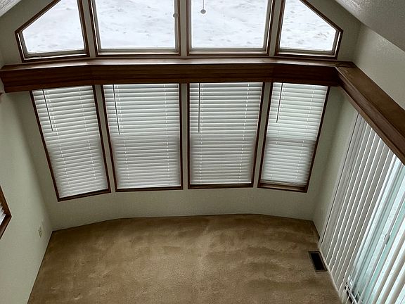 4th image of 15848 Donner Pass Rd APT 3