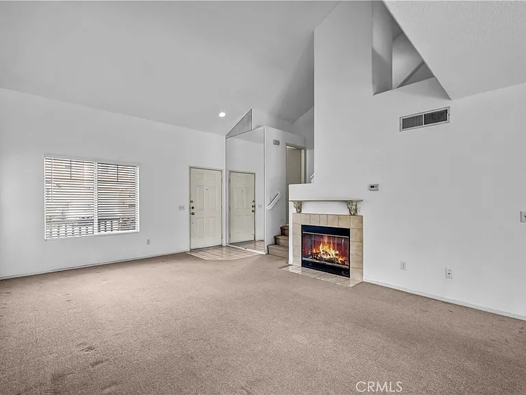 465 E Afton Ln — Photo 4