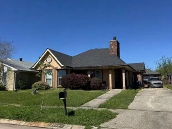 12960 N Lake Carmel Dr, New Orleans, LA 70128