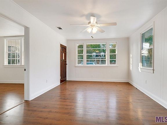 3rd image of 58370 Elm St