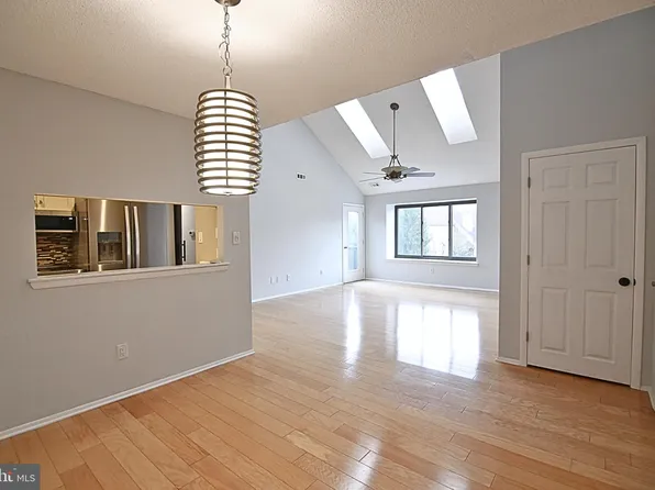 4914 Dunbarton Rd #C, Mount Laurel, NJ 08054