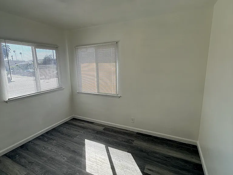 927 W Gage Ave #1 — Photo 24