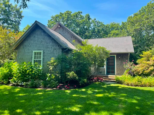 5 Oyster Ln, Chilmark, MA 02535