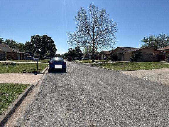 5th image of 5727 NW Chestnut Ln