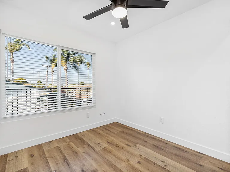 1149 Grove Ave #D — Photo 10