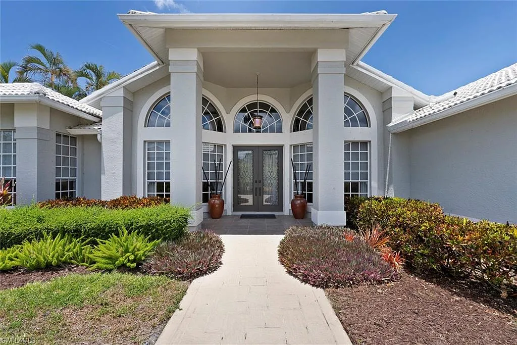 3 bed, 3.0 bath, 2184 sqft, $13,500 — Photo 2