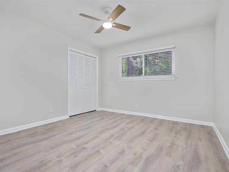 520 Cutty Trl #B — Photo 12