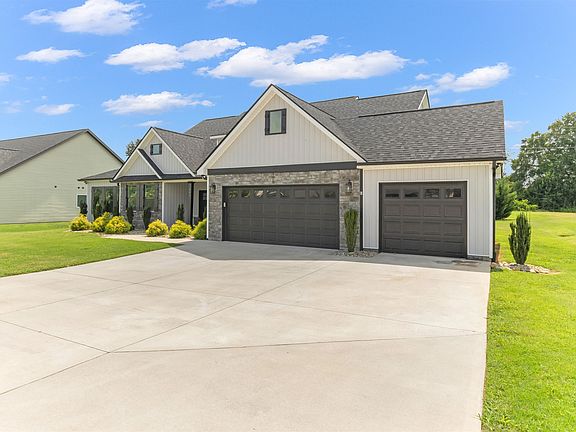 2nd image of 441 Josie Way