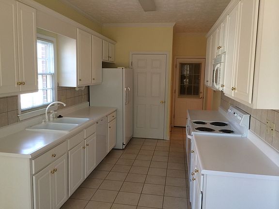 2nd image of 1129 Pine Run Dr